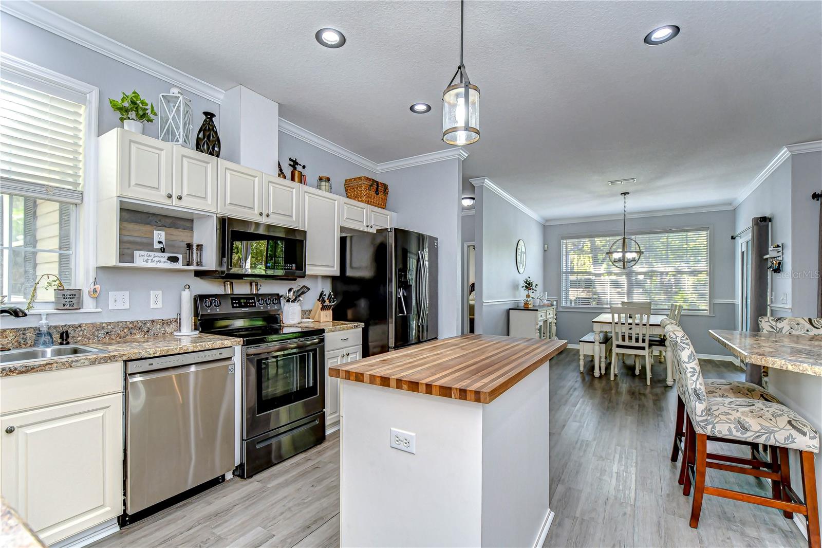 37410 DIXIE AVE, DADE CITY, FL, 33525