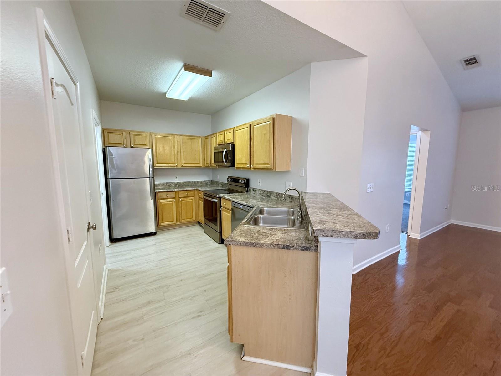 18023 VILLA CREEK DR #18023, TAMPA, FL, 33647