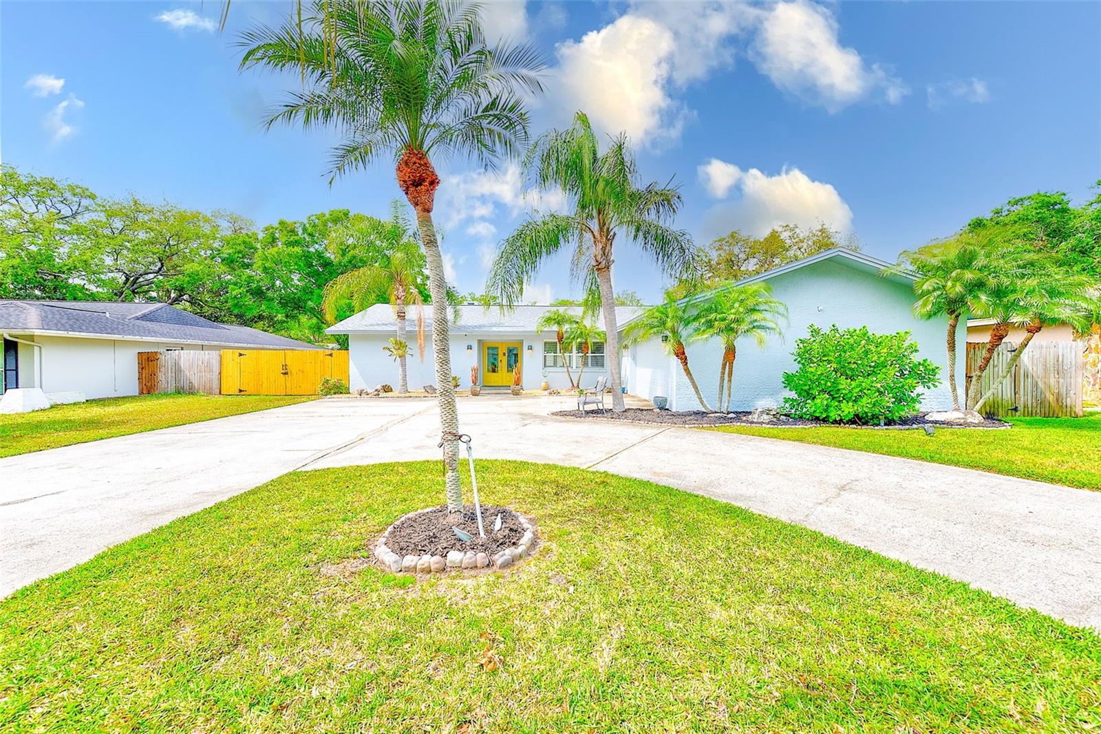 921 WOODLAND DR, PALM HARBOR, FL, 34683