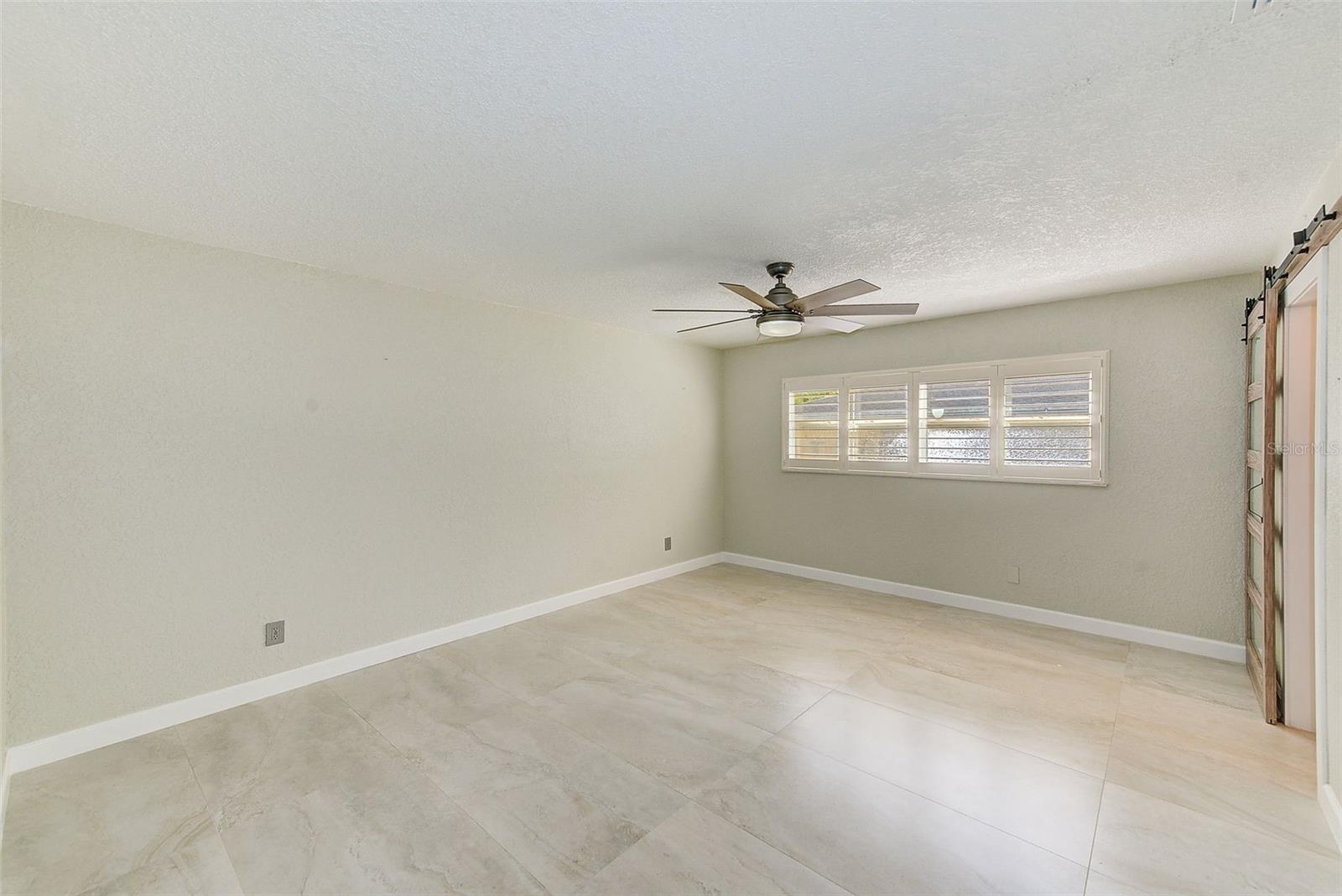 921 WOODLAND DR, PALM HARBOR, FL, 34683