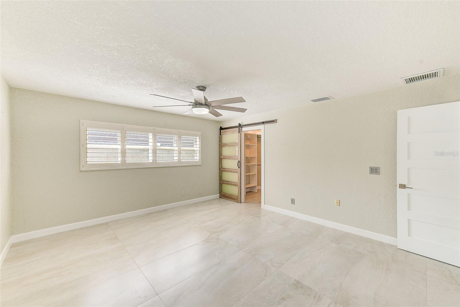 921 WOODLAND DR, PALM HARBOR, FL, 34683