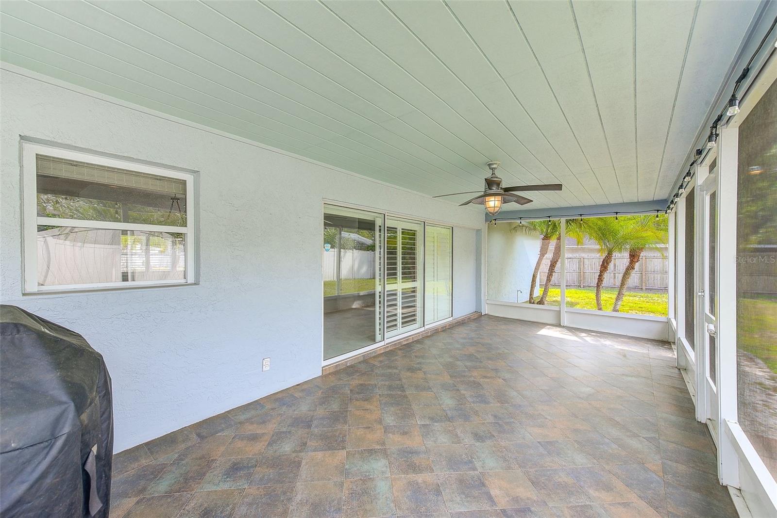 921 WOODLAND DR, PALM HARBOR, FL, 34683