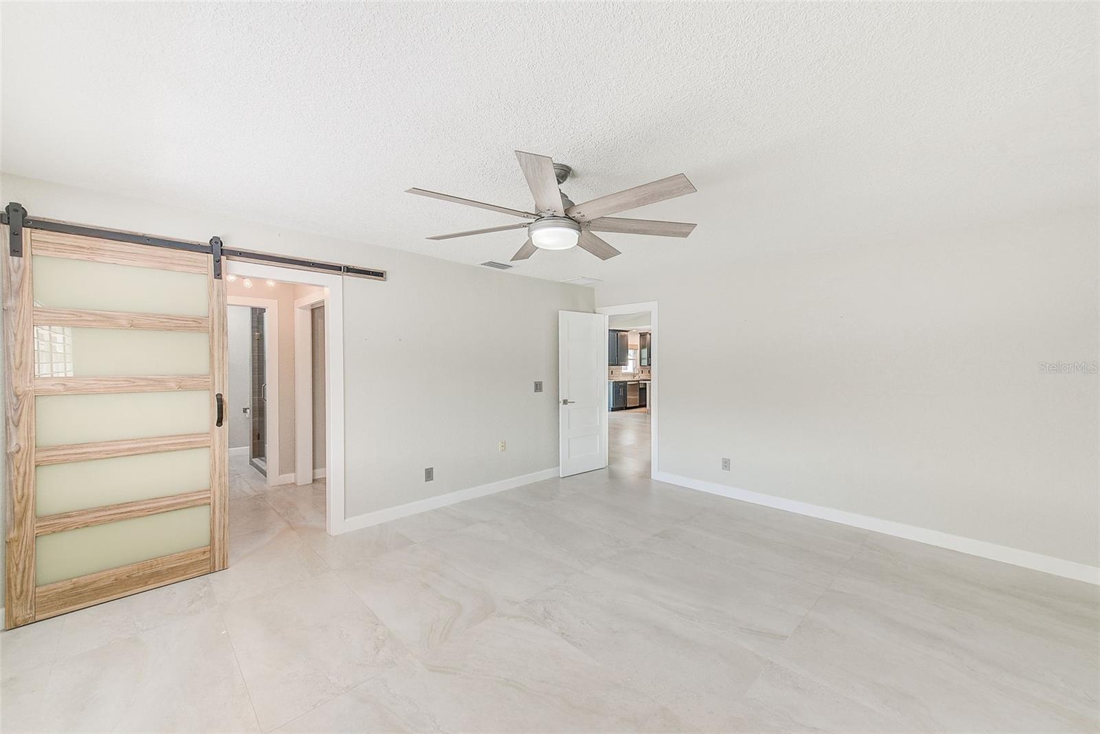 921 WOODLAND DR, PALM HARBOR, FL, 34683