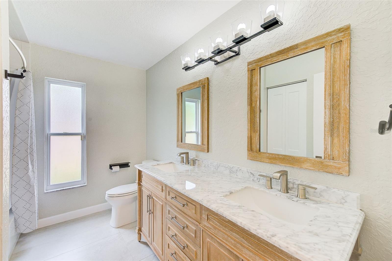 921 WOODLAND DR, PALM HARBOR, FL, 34683