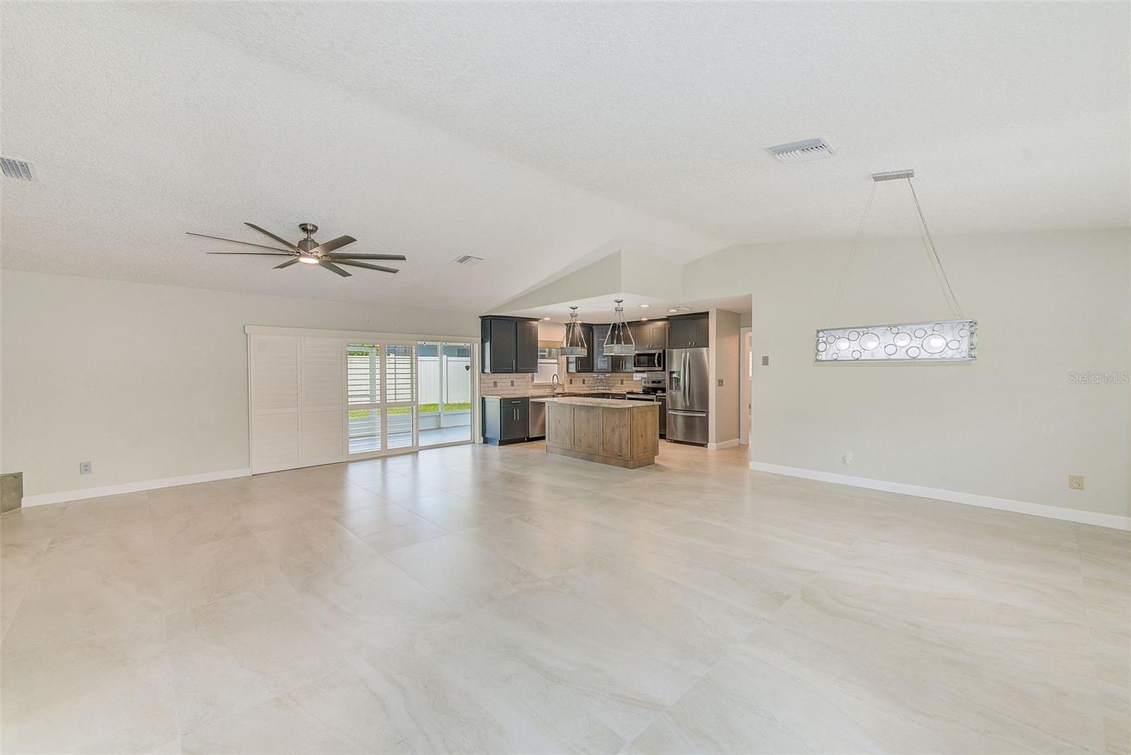 921 WOODLAND DR, PALM HARBOR, FL, 34683