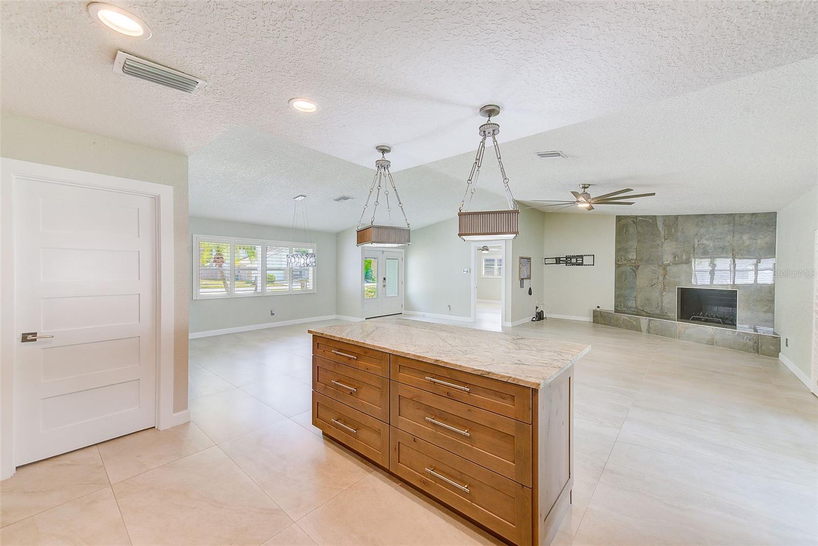 921 WOODLAND DR, PALM HARBOR, FL, 34683