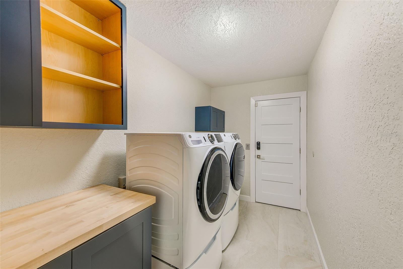 921 WOODLAND DR, PALM HARBOR, FL, 34683