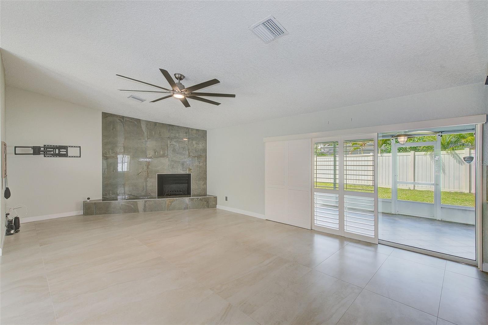 921 WOODLAND DR, PALM HARBOR, FL, 34683