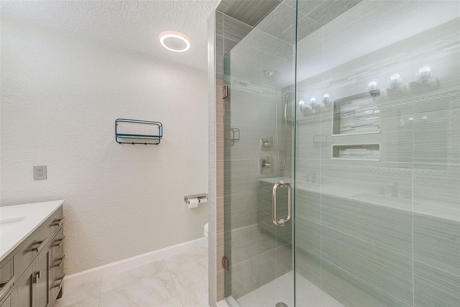 921 WOODLAND DR, PALM HARBOR, FL, 34683