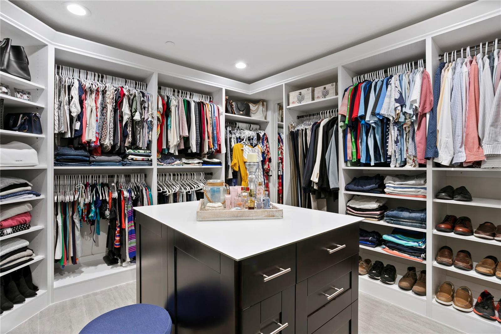 555 5TH AVE NE #922, ST PETERSBURG, FL, 33701