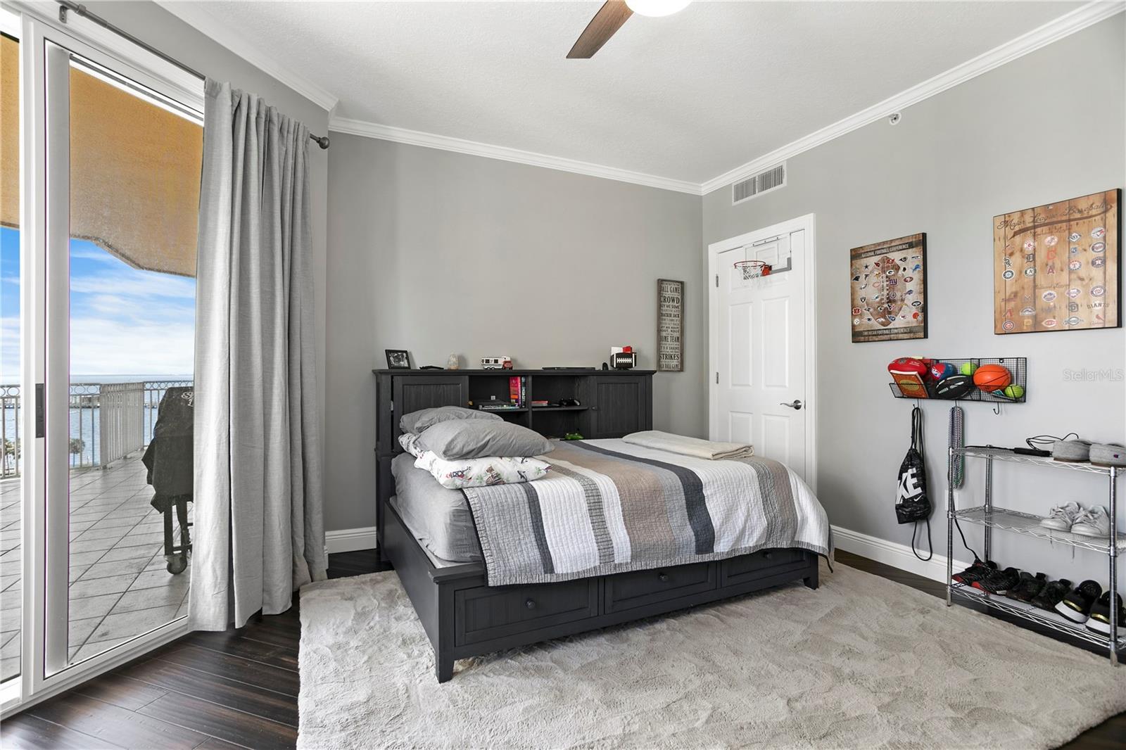 555 5TH AVE NE #922, ST PETERSBURG, FL, 33701