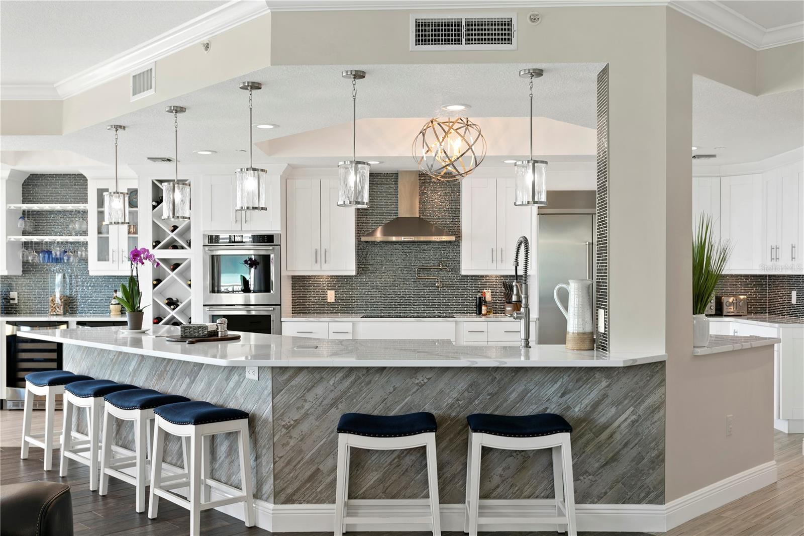 555 5TH AVE NE #922, ST PETERSBURG, FL, 33701