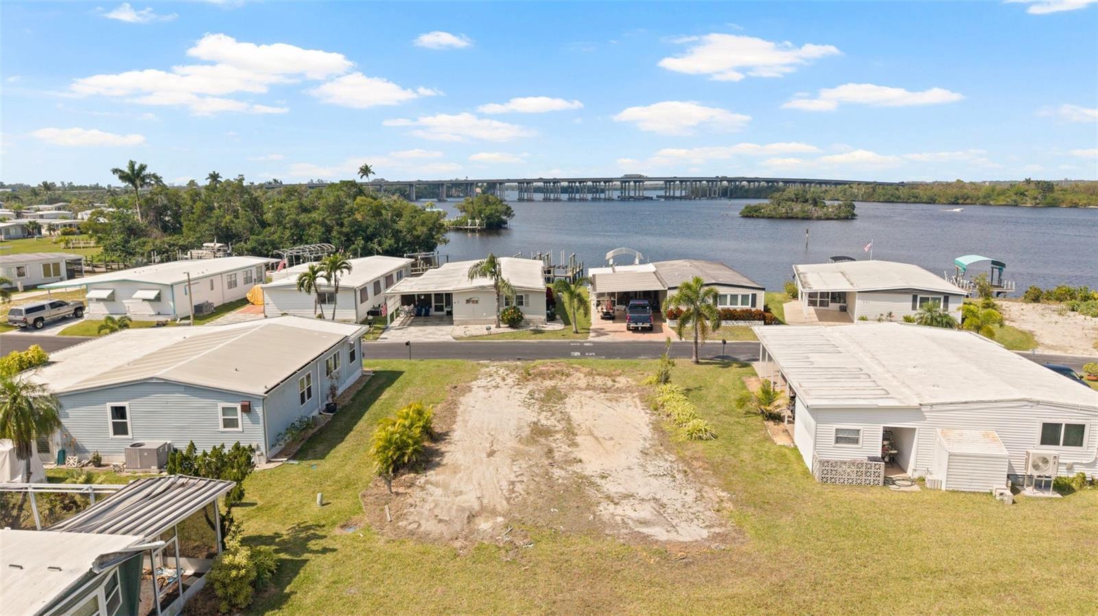 362 SHORELAND DR, FORT MYERS, FL, 33905