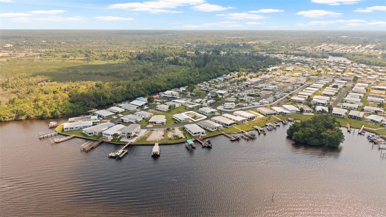 362 SHORELAND DR, FORT MYERS, FL, 33905