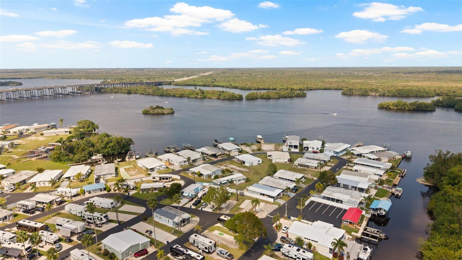 362 SHORELAND DR, FORT MYERS, FL, 33905