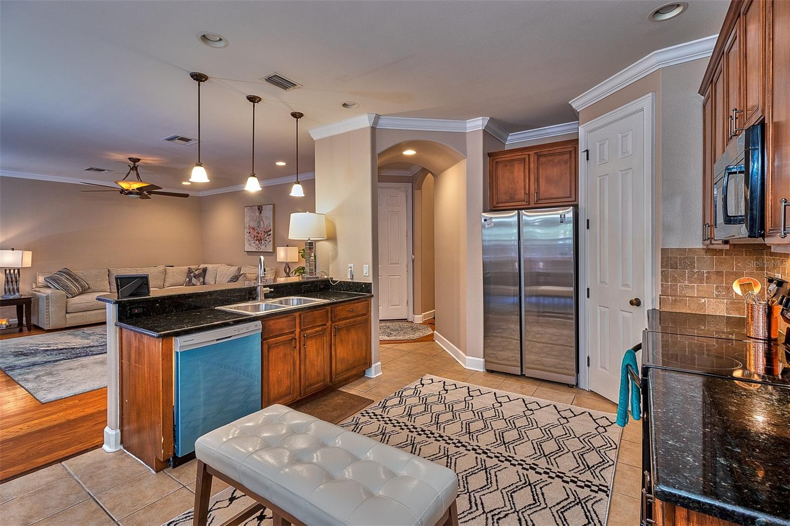 6211 S MACDILL AVE #2, TAMPA, FL, 33611