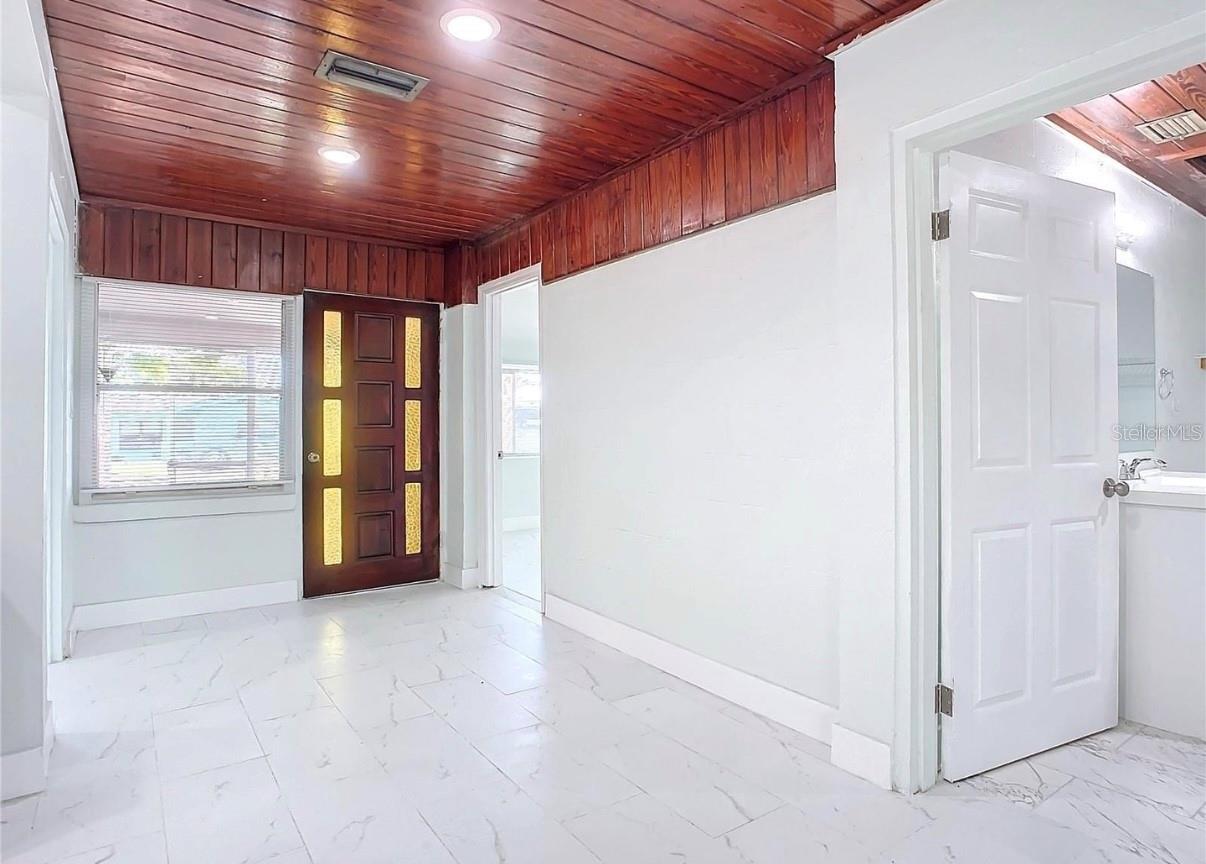 8 S SHELL RD, DEBARY, FL, 32713