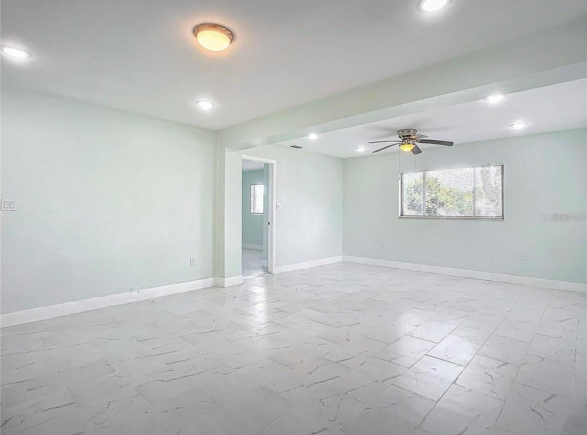 8 S SHELL RD, DEBARY, FL, 32713