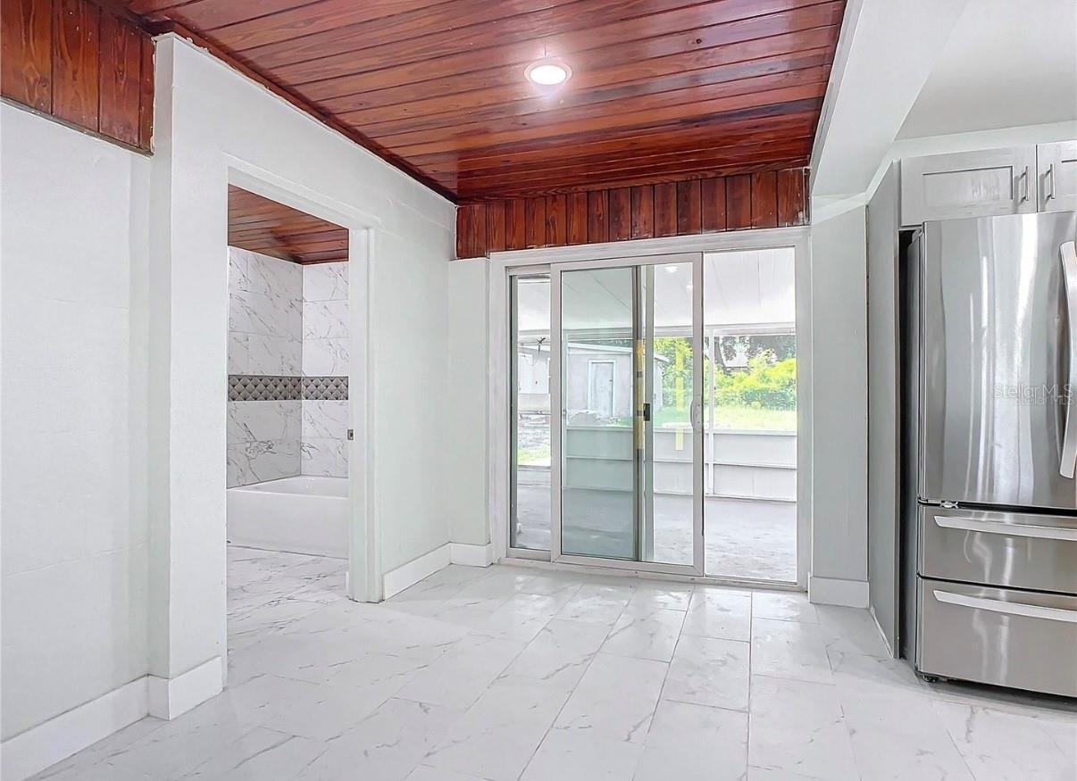 8 S SHELL RD, DEBARY, FL, 32713