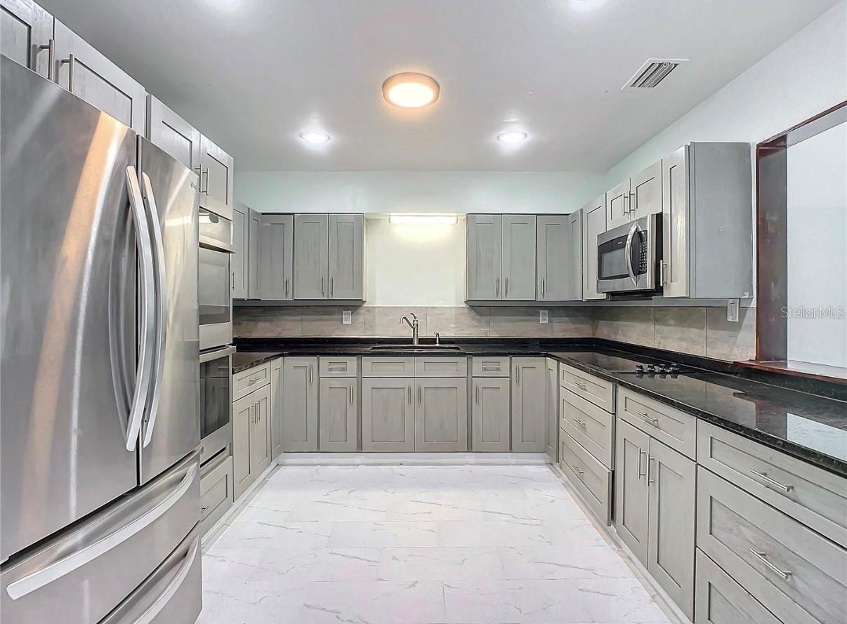 8 S SHELL RD, DEBARY, FL, 32713
