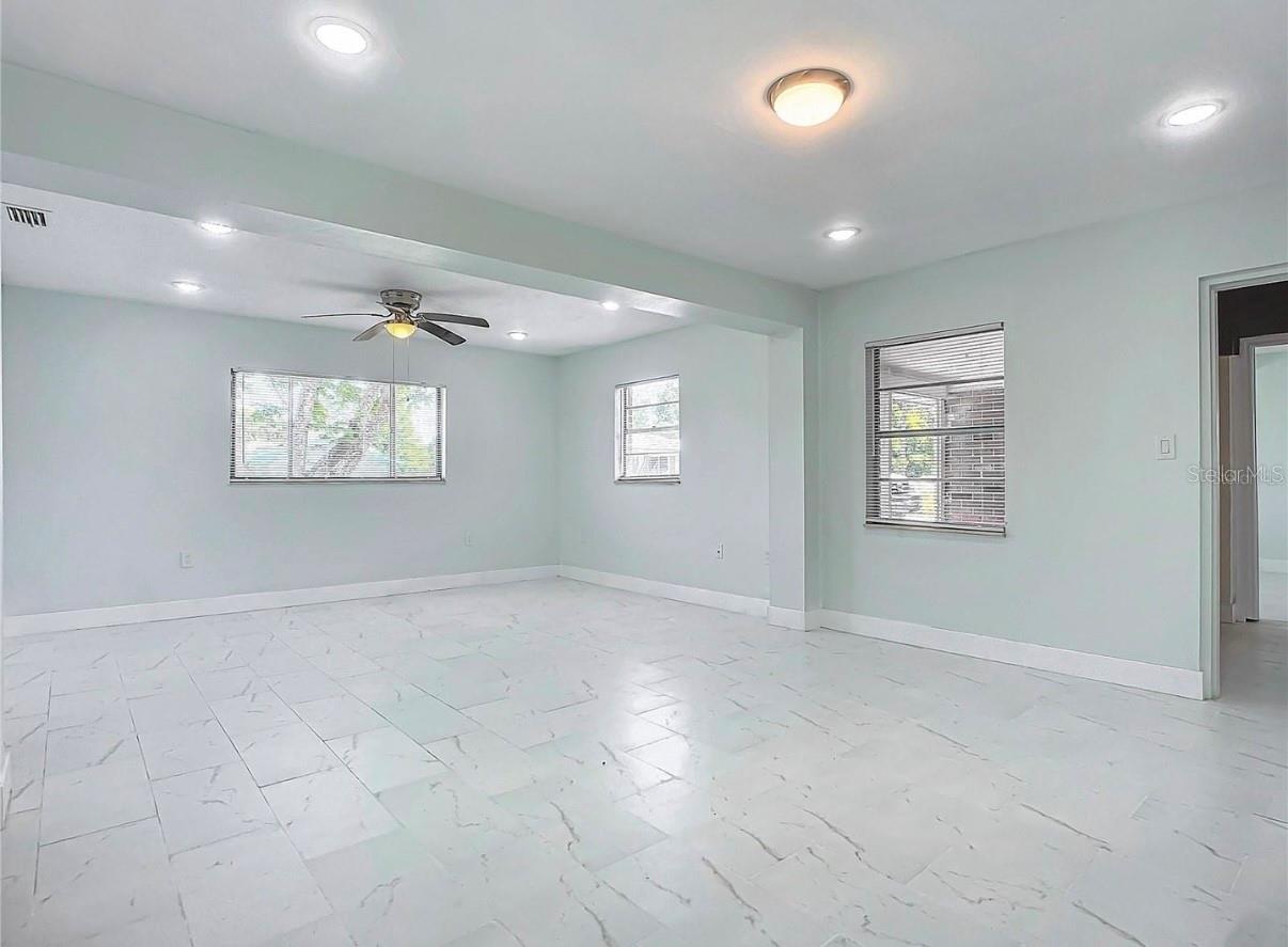 8 S SHELL RD, DEBARY, FL, 32713