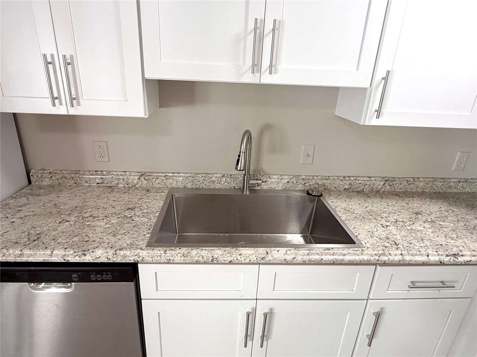 701 QUAIL HOLLOW DR, ORLANDO, FL, 32825