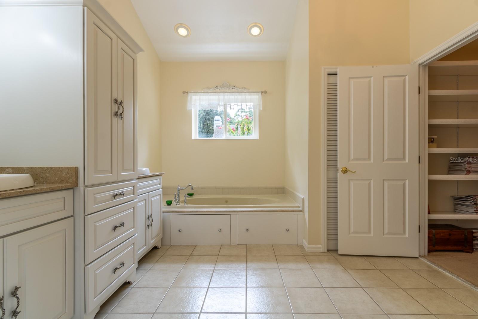 5620 NW 45TH LN, GAINESVILLE, FL, 32606