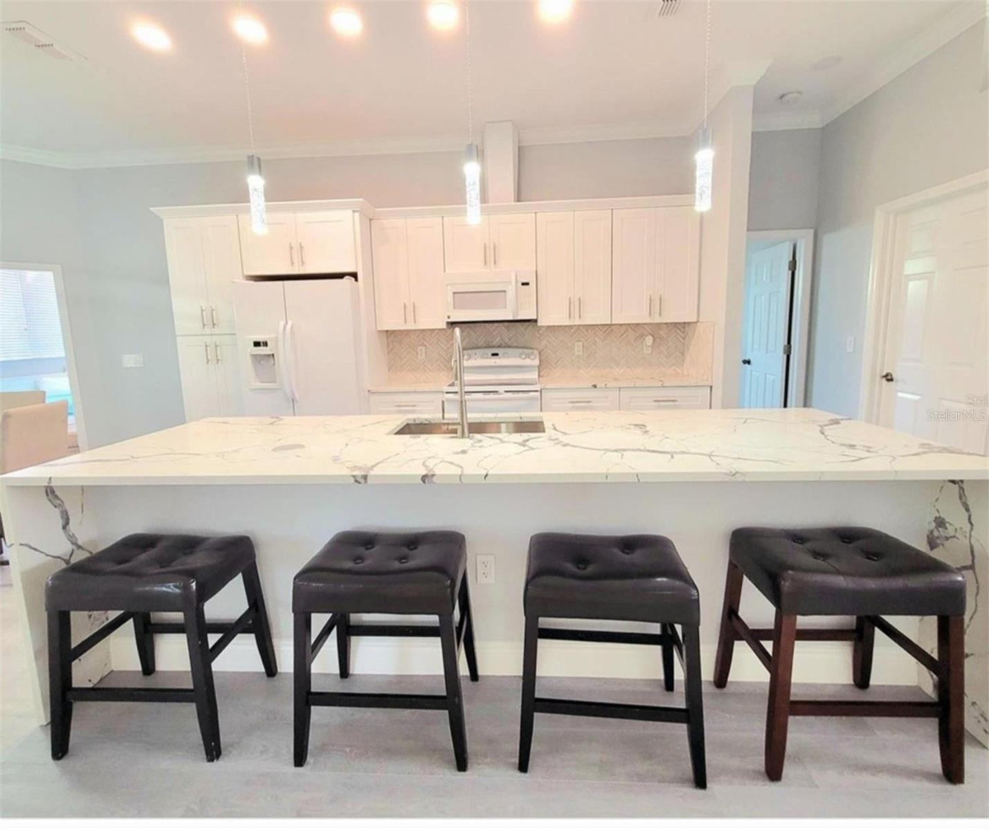 1415 BEACH CLUB LN, APOLLO BEACH, FL, 33572