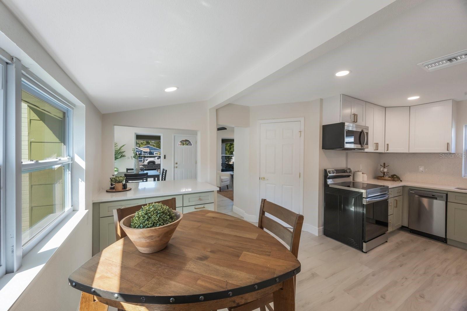 1160 36TH AVE N, ST PETERSBURG, FL, 33704