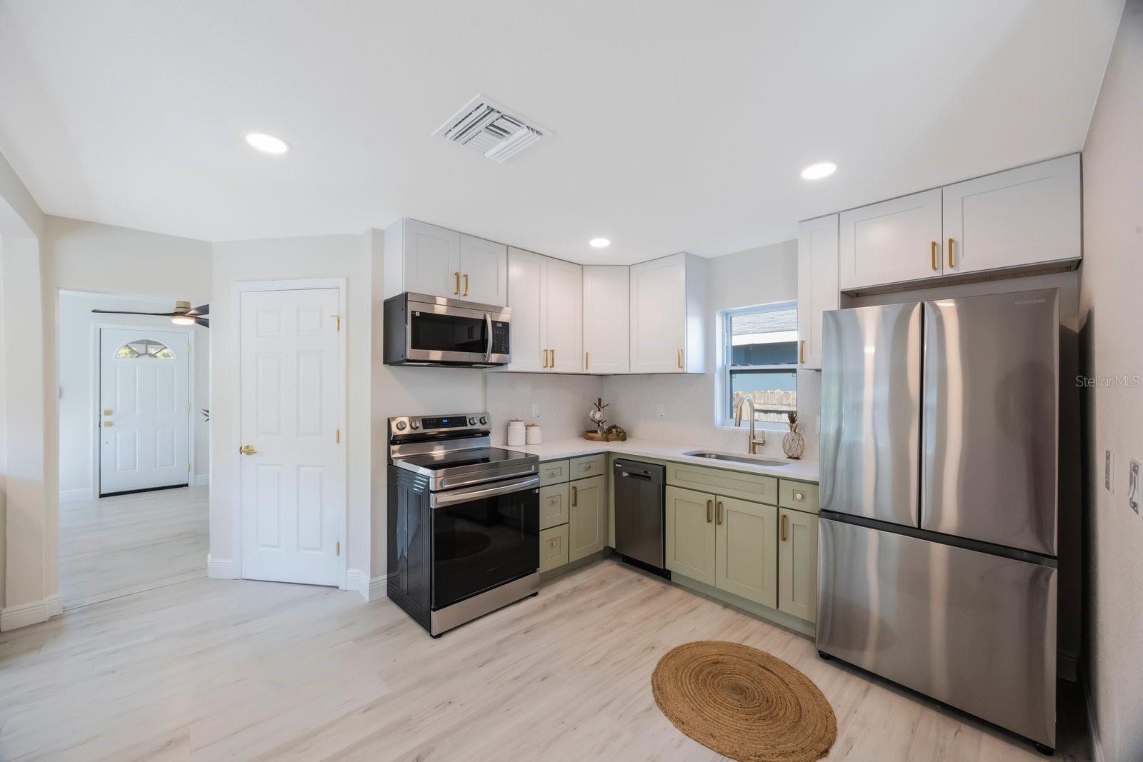 1160 36TH AVE N, ST PETERSBURG, FL, 33704