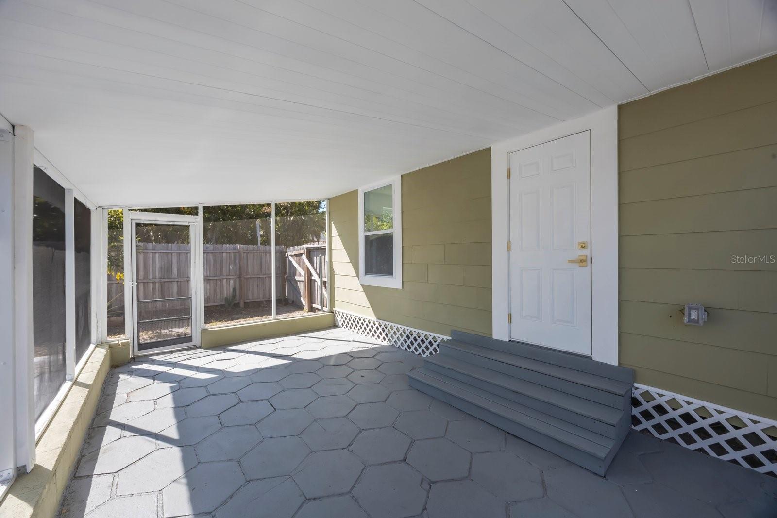 1160 36TH AVE N, ST PETERSBURG, FL, 33704