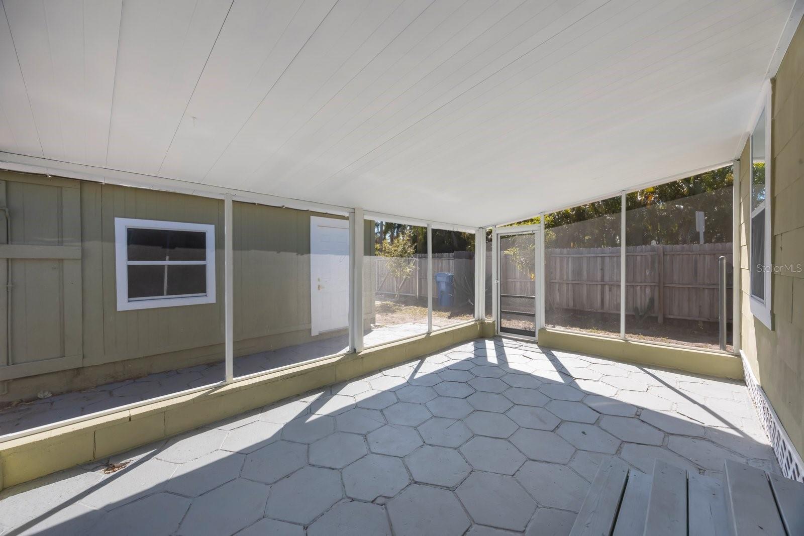 1160 36TH AVE N, ST PETERSBURG, FL, 33704