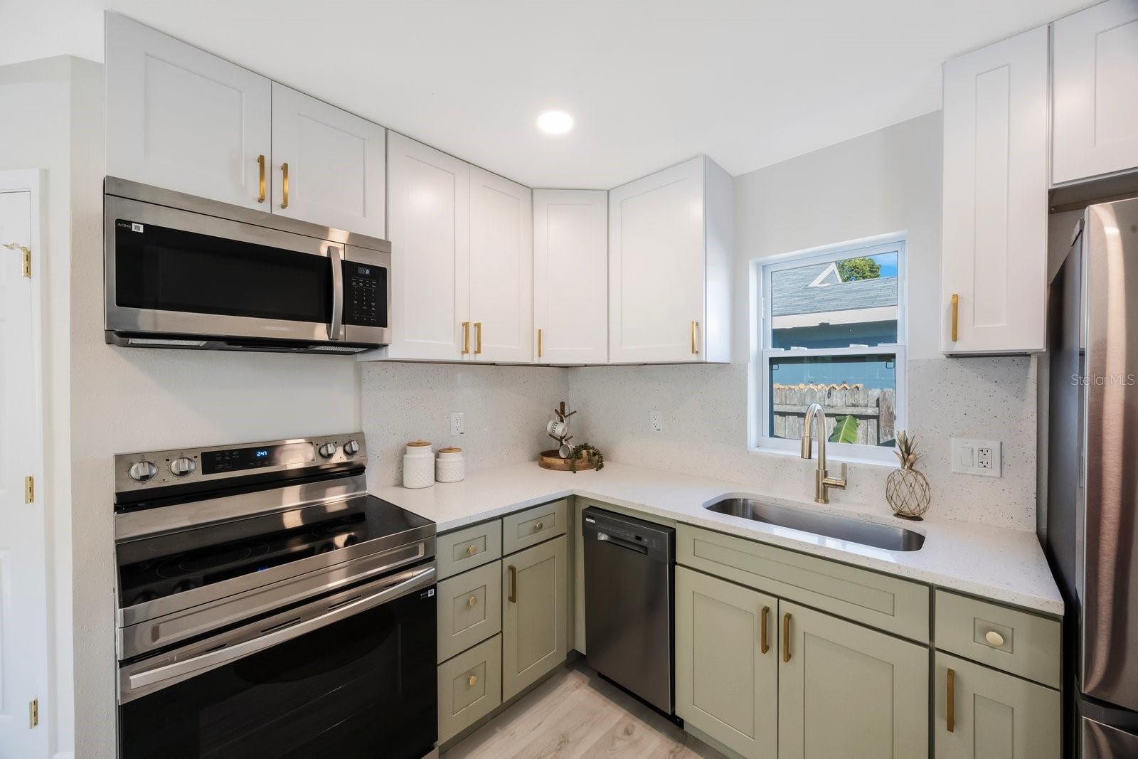 1160 36TH AVE N, ST PETERSBURG, FL, 33704