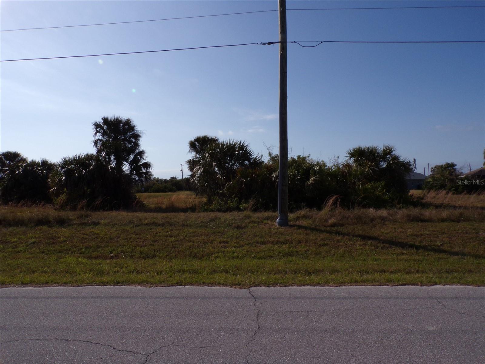 147 SPRING DR, ROTONDA WEST, FL, 33947