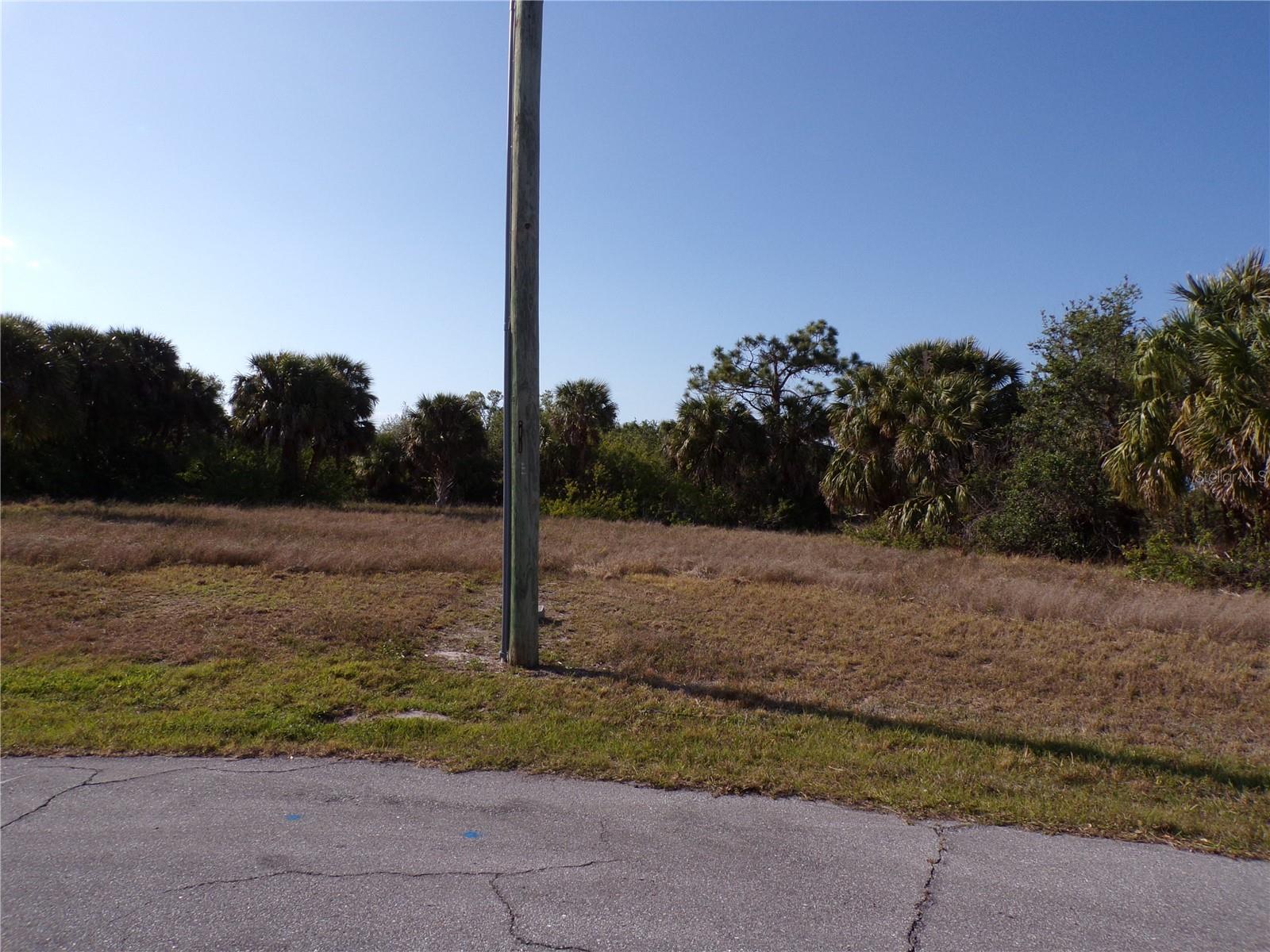 100 ISLAND CT, ROTONDA WEST, FL, 33947