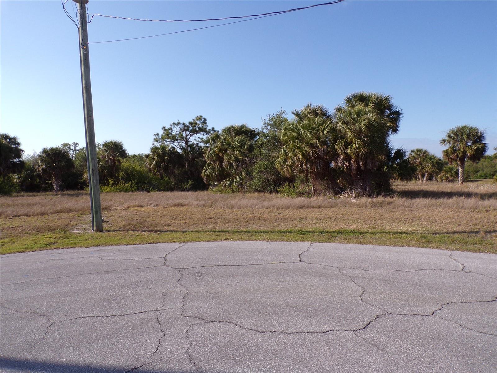 100 ISLAND CT, ROTONDA WEST, FL, 33947