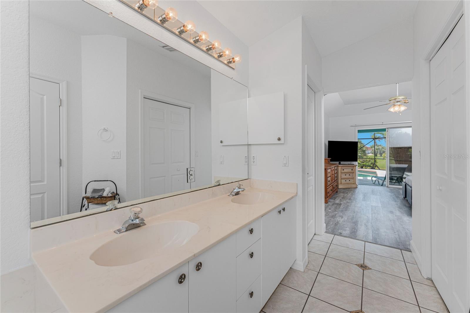 431 ROTONDA CIR, ROTONDA WEST, FL, 33947