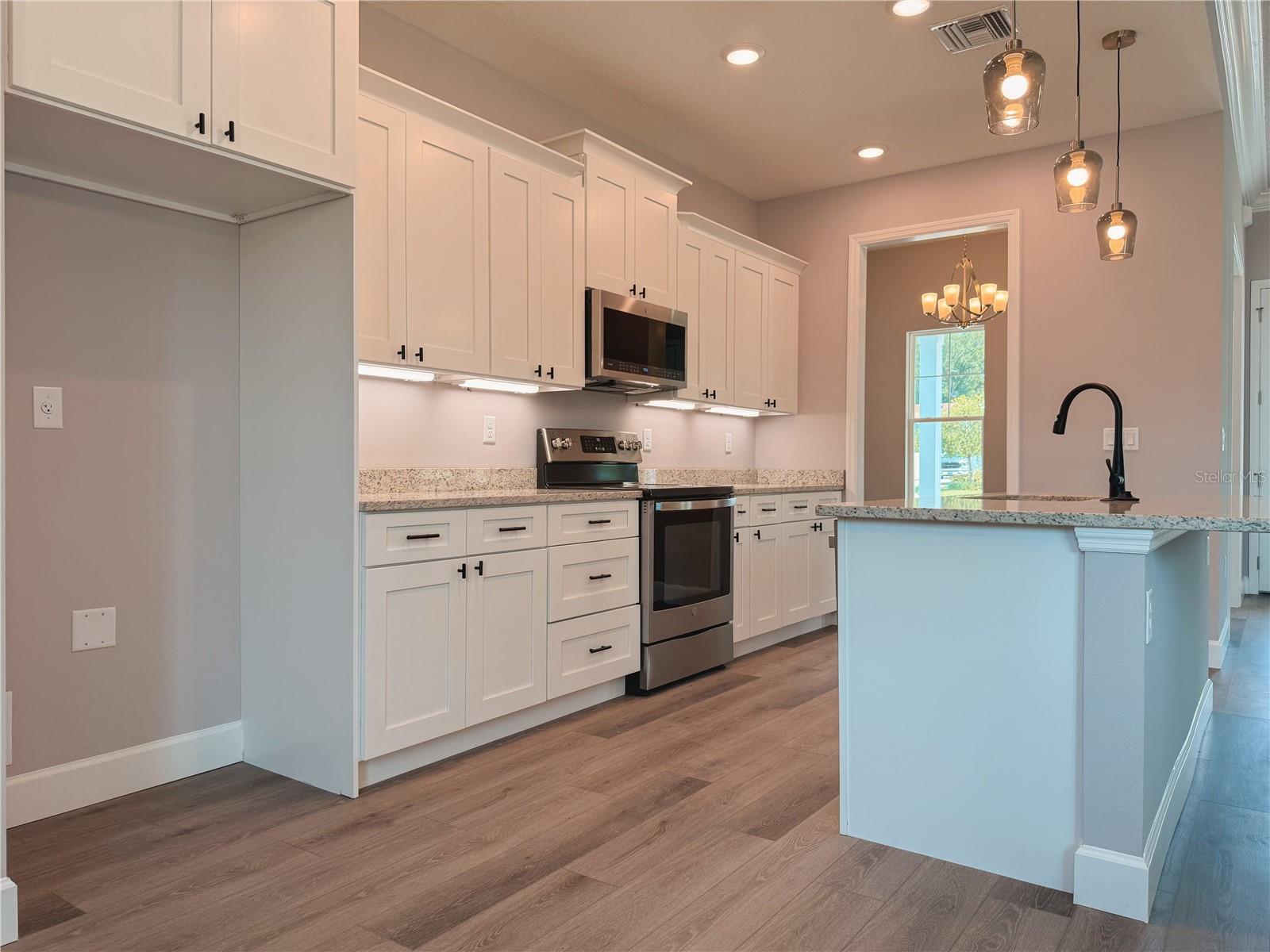 311 W DELAWARE AVE, LAKE HELEN, FL, 32744
