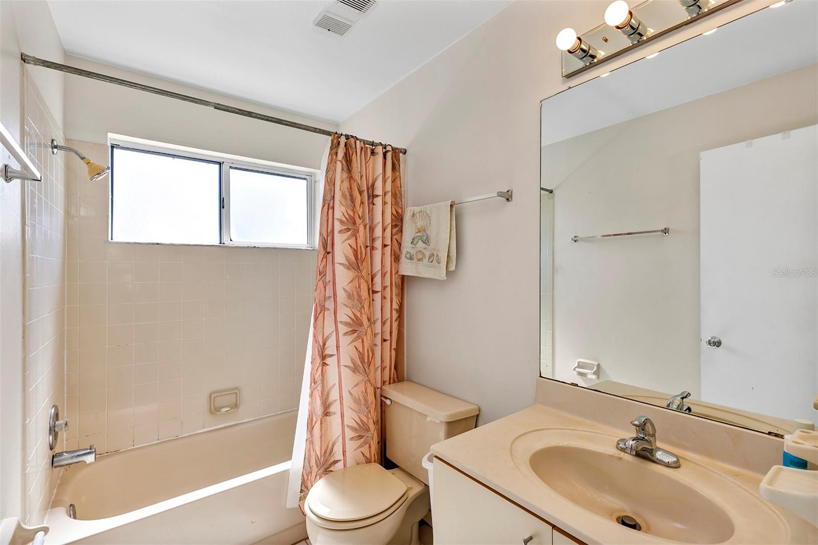 2568 WOODGATE BLVD #204, ORLANDO, FL, 32822