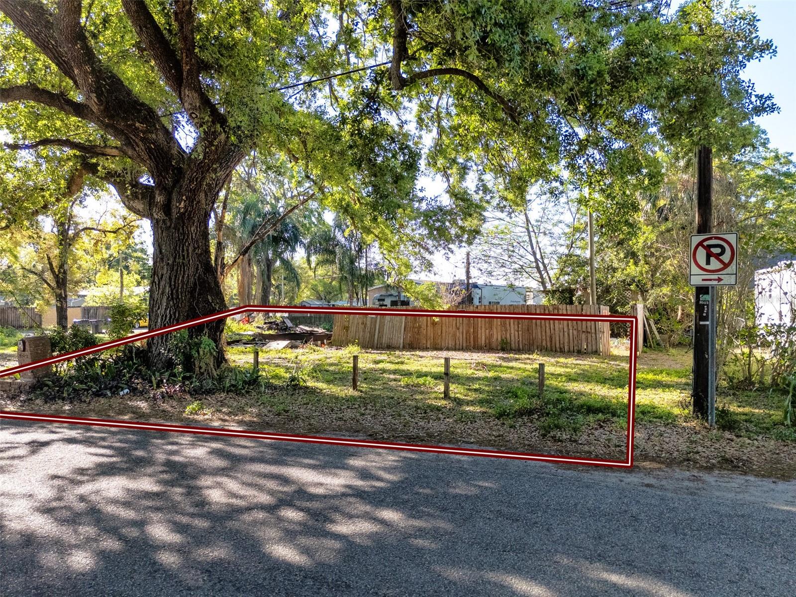 9503 SIX MILE CREEK RD, TAMPA, FL, 33610