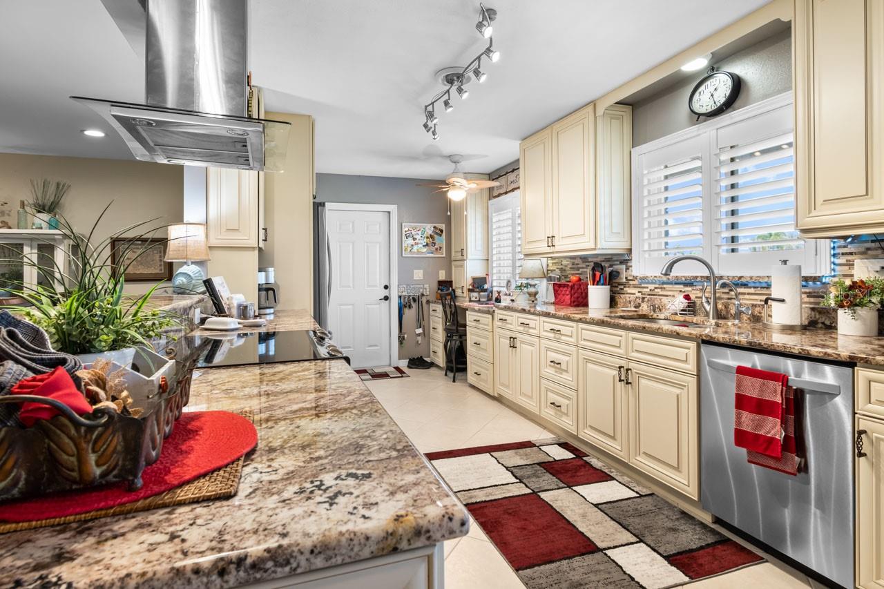 1804 BUNKER HILL DR, SUN CITY CENTER, FL, 33573