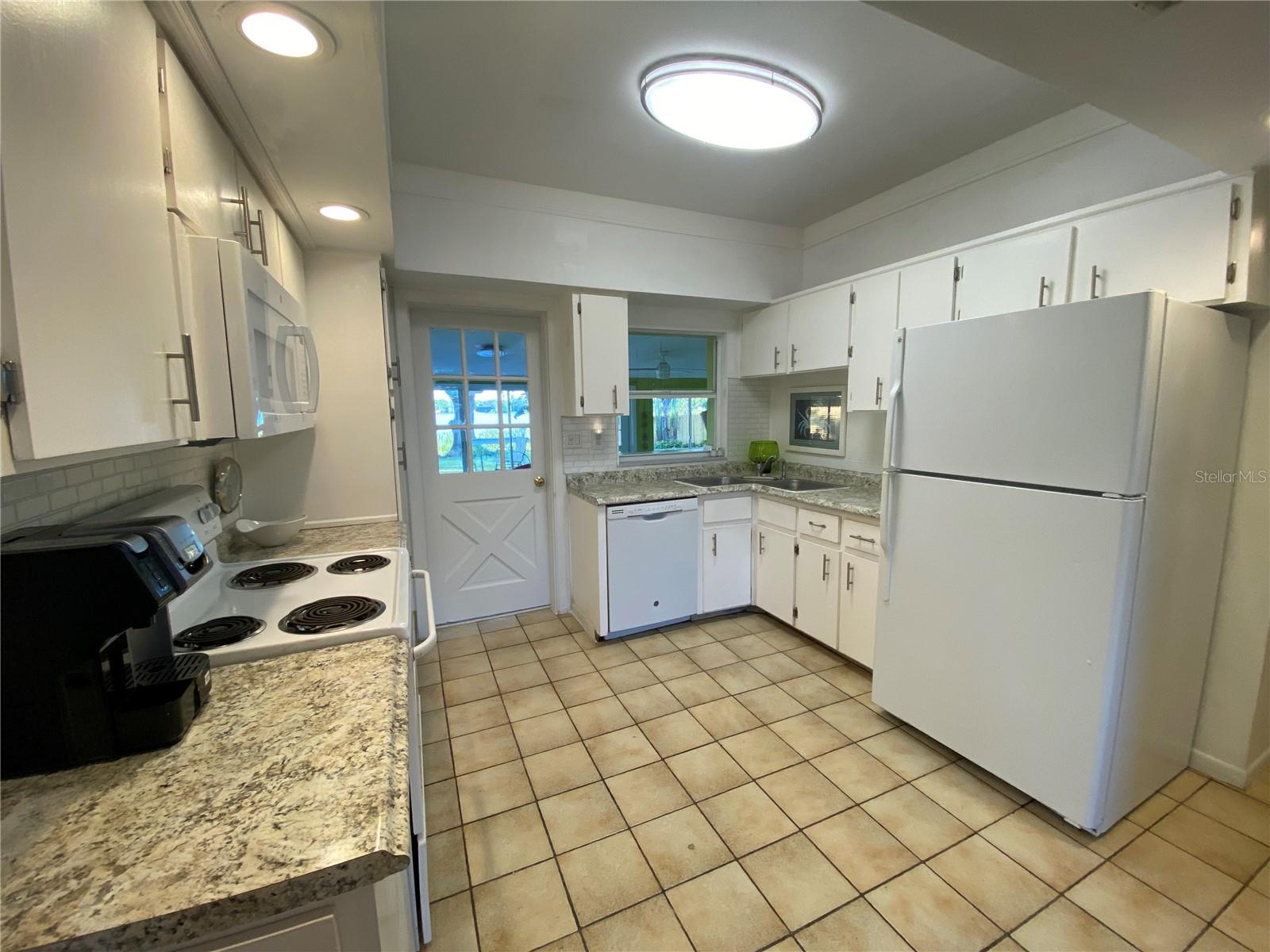 3204 W CLINTON ST, TAMPA, FL, 33614