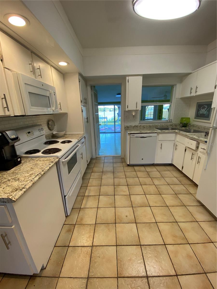 3204 W CLINTON ST, TAMPA, FL, 33614