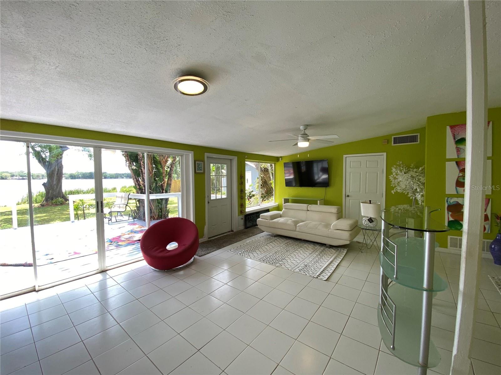 3204 W CLINTON ST, TAMPA, FL, 33614