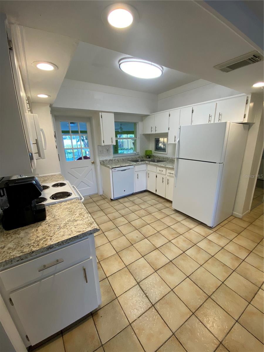 3204 W CLINTON ST, TAMPA, FL, 33614