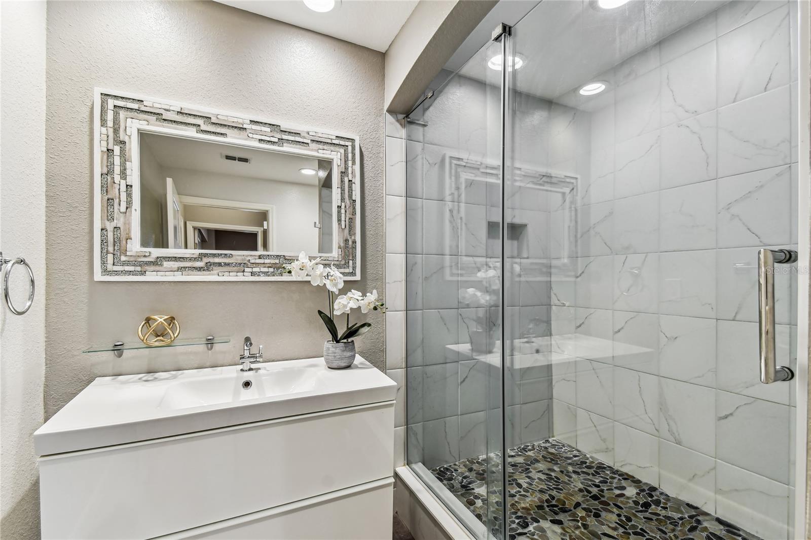 100 4TH AVE S #220, ST PETERSBURG, FL, 33701