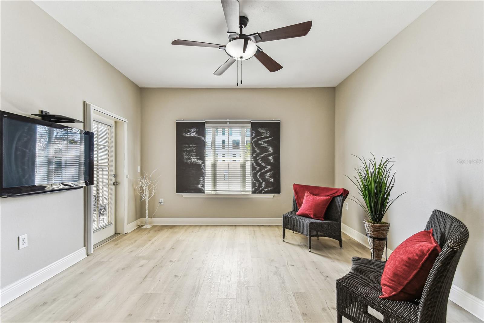 100 4TH AVE S #220, ST PETERSBURG, FL, 33701