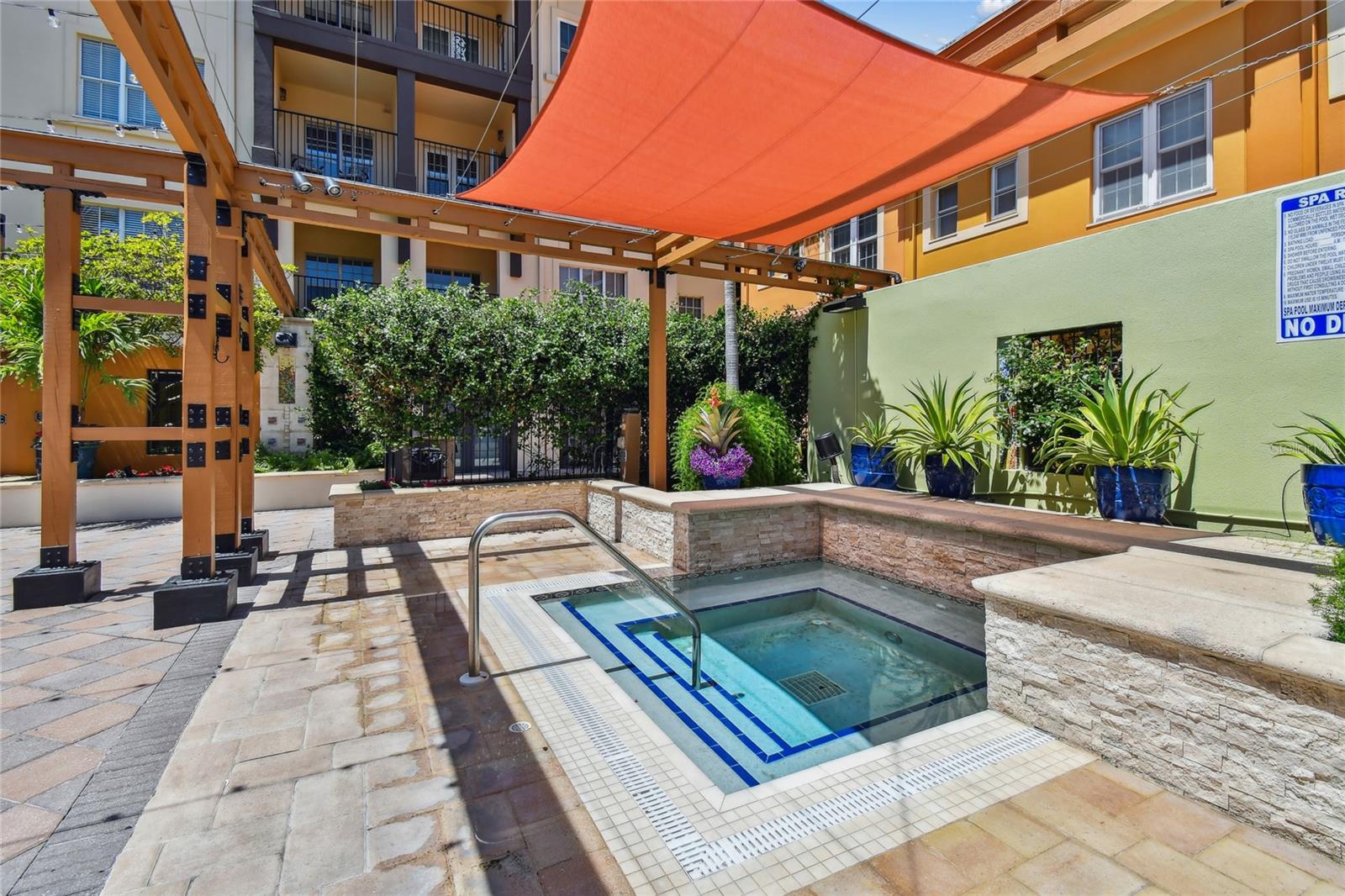 100 4TH AVE S #220, ST PETERSBURG, FL, 33701