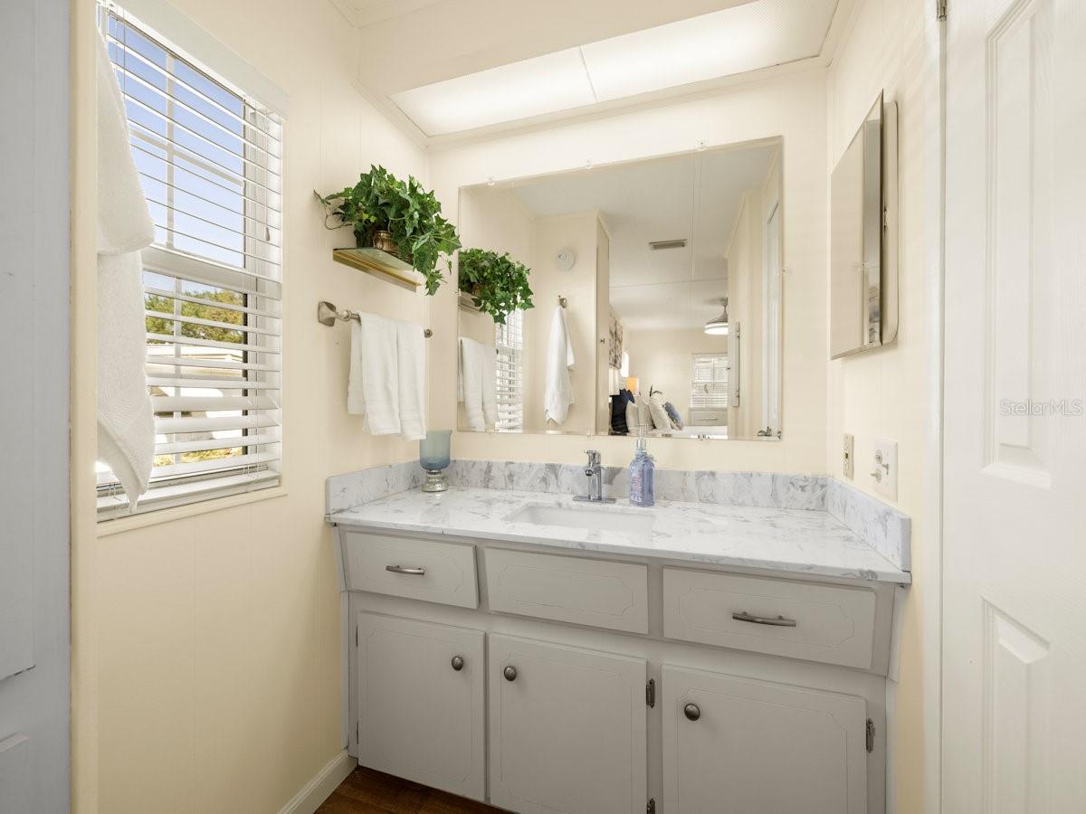 32 PALM FOREST DR, LARGO, FL, 33770