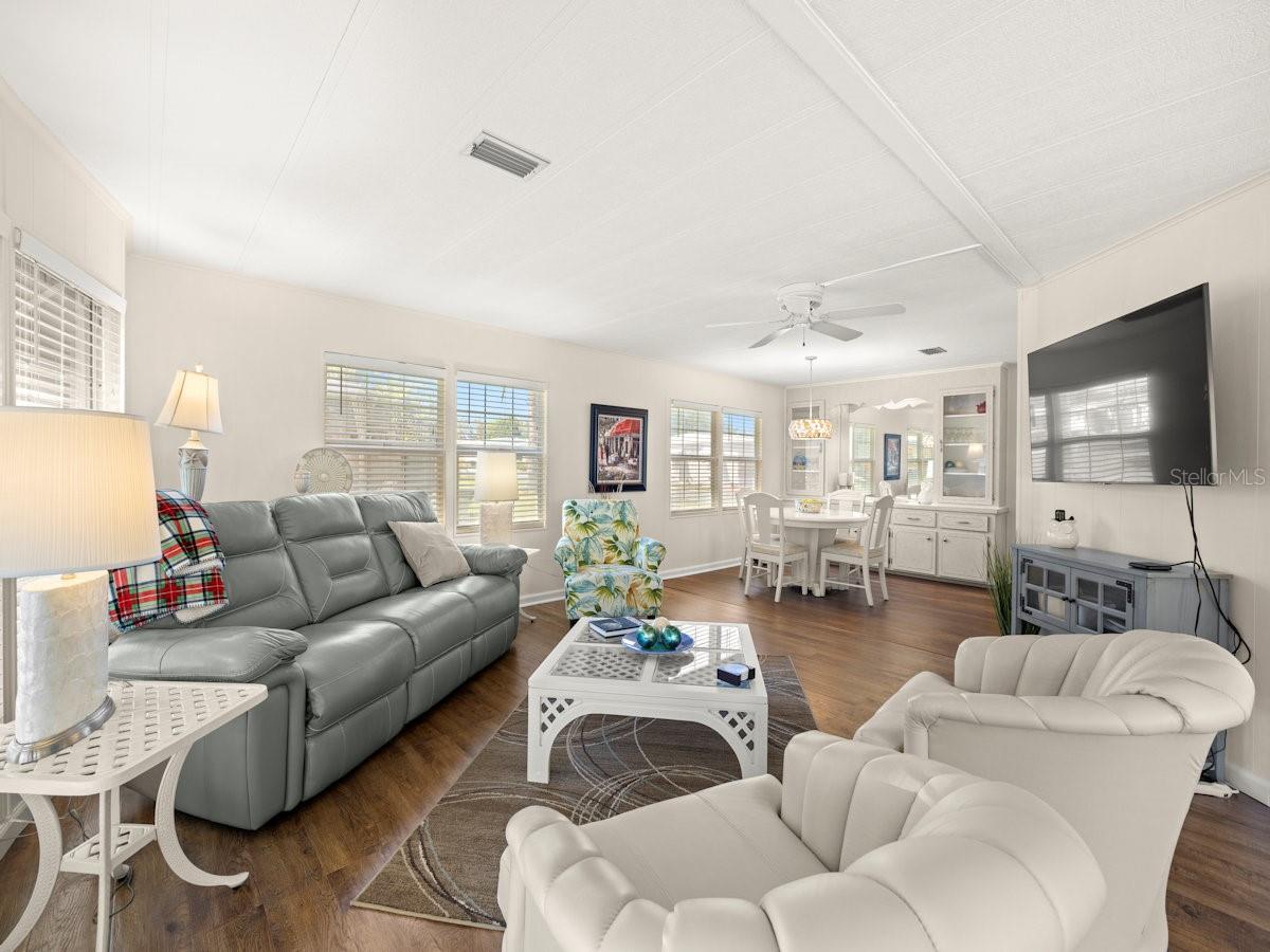 32 PALM FOREST DR, LARGO, FL, 33770